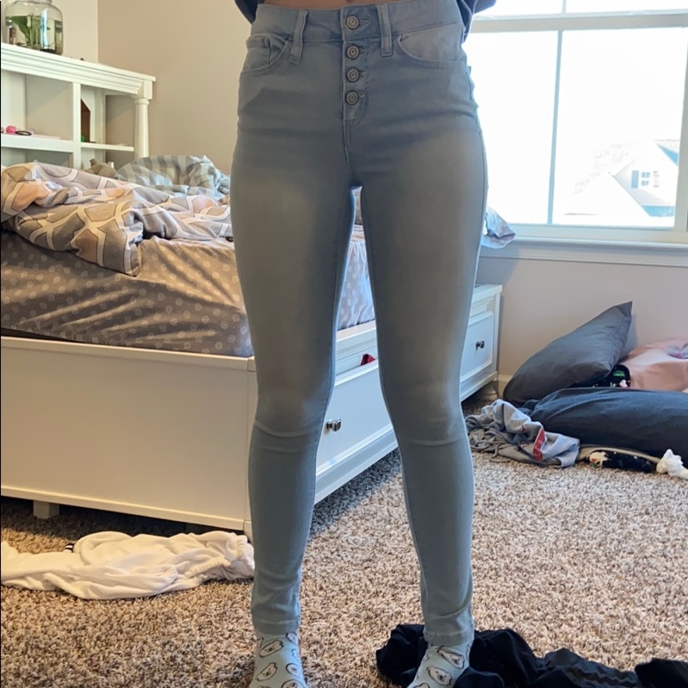 light wash jean, high wasted